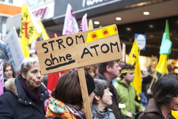 boom reviews the atom a love affair